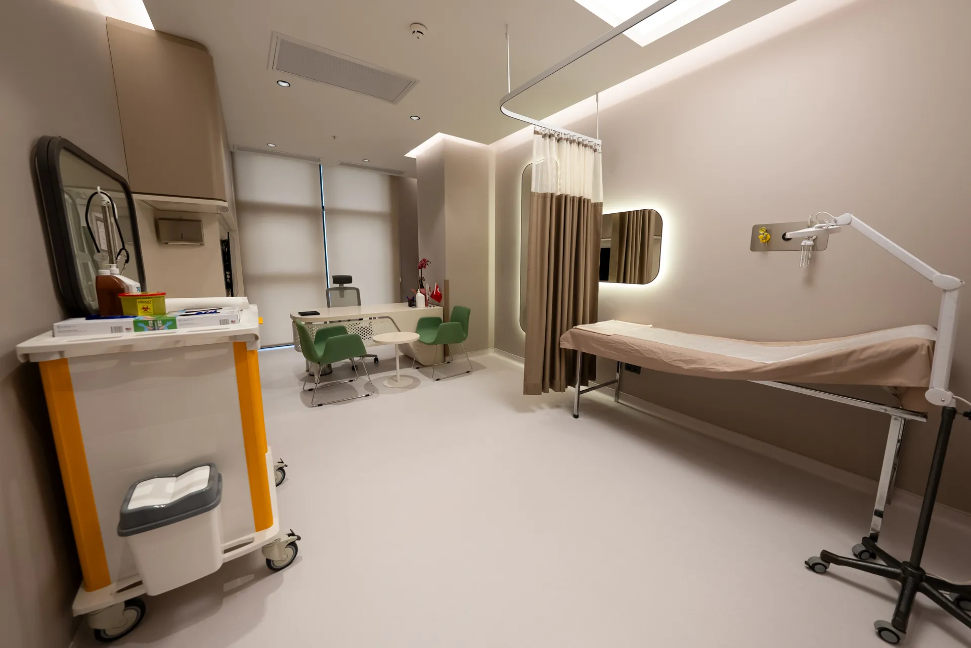 Modern medical facility waiting area EstExpert Istanbul